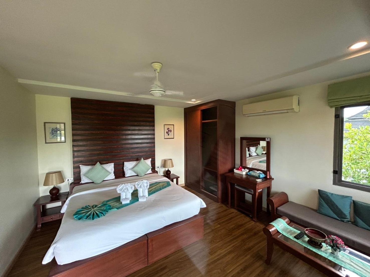 The Hip Resort @ Khao Lak Bang Sak Exterior photo