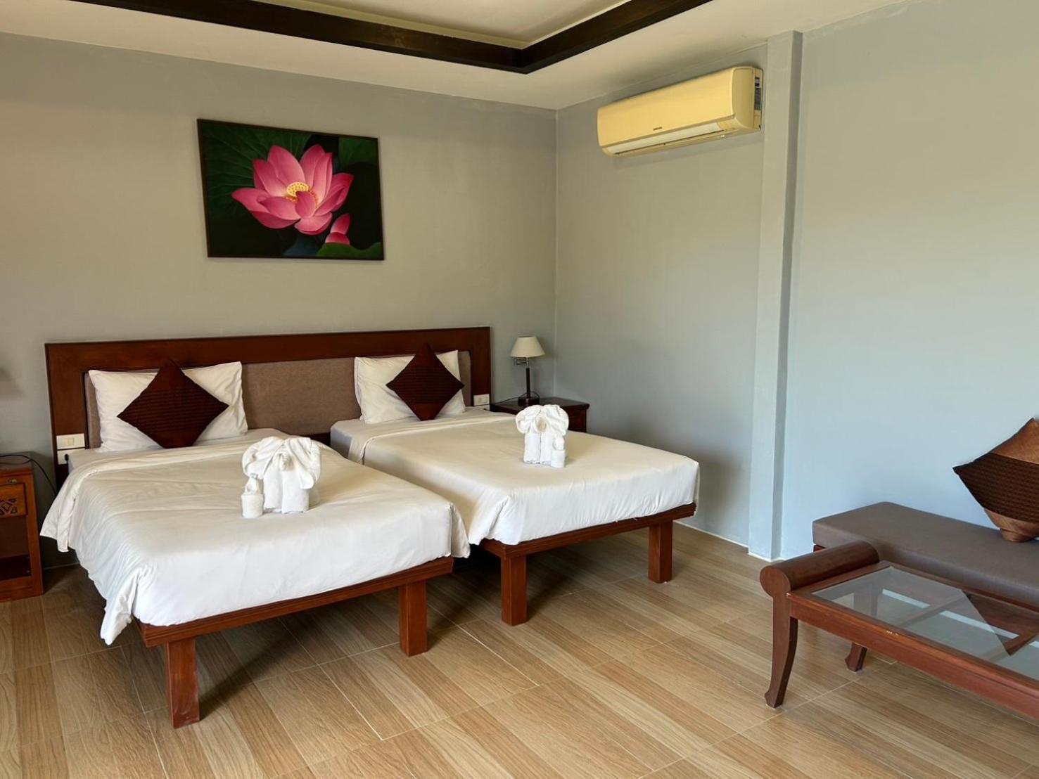 The Hip Resort @ Khao Lak Bang Sak Exterior photo