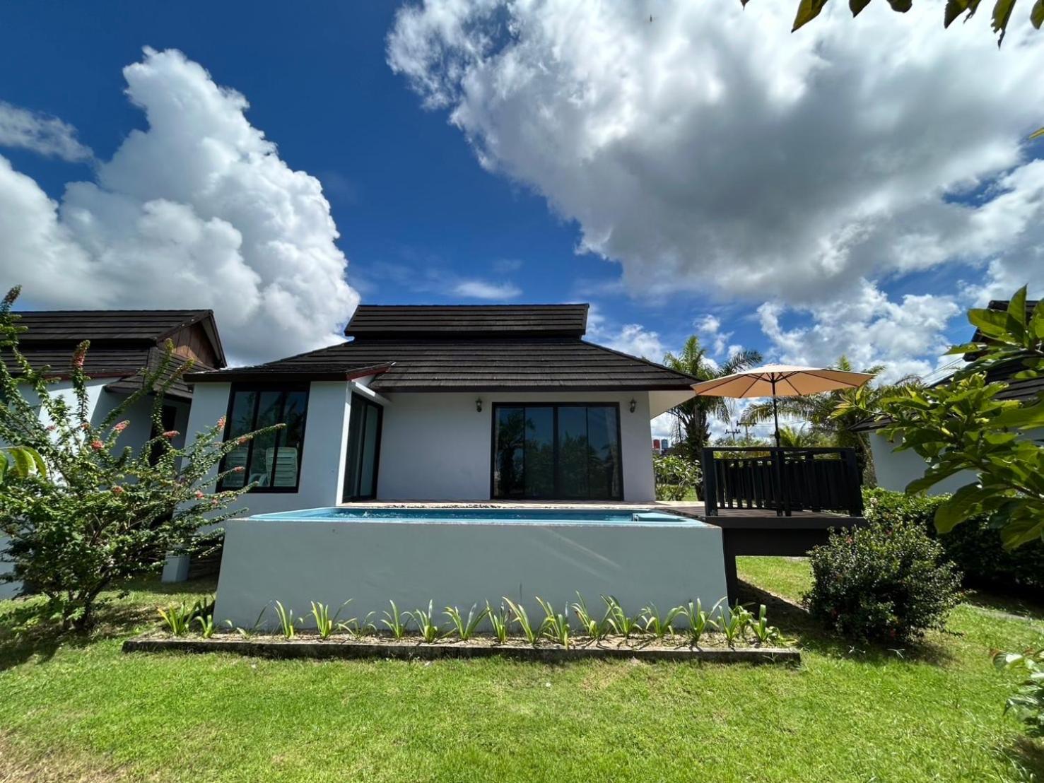 The Hip Resort @ Khao Lak Bang Sak Exterior photo