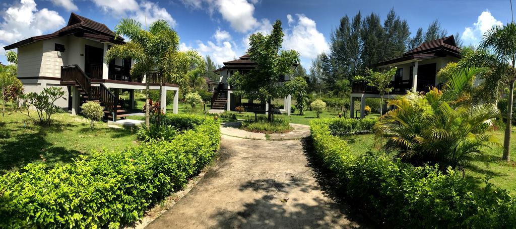 The Hip Resort @ Khao Lak Bang Sak Exterior photo
