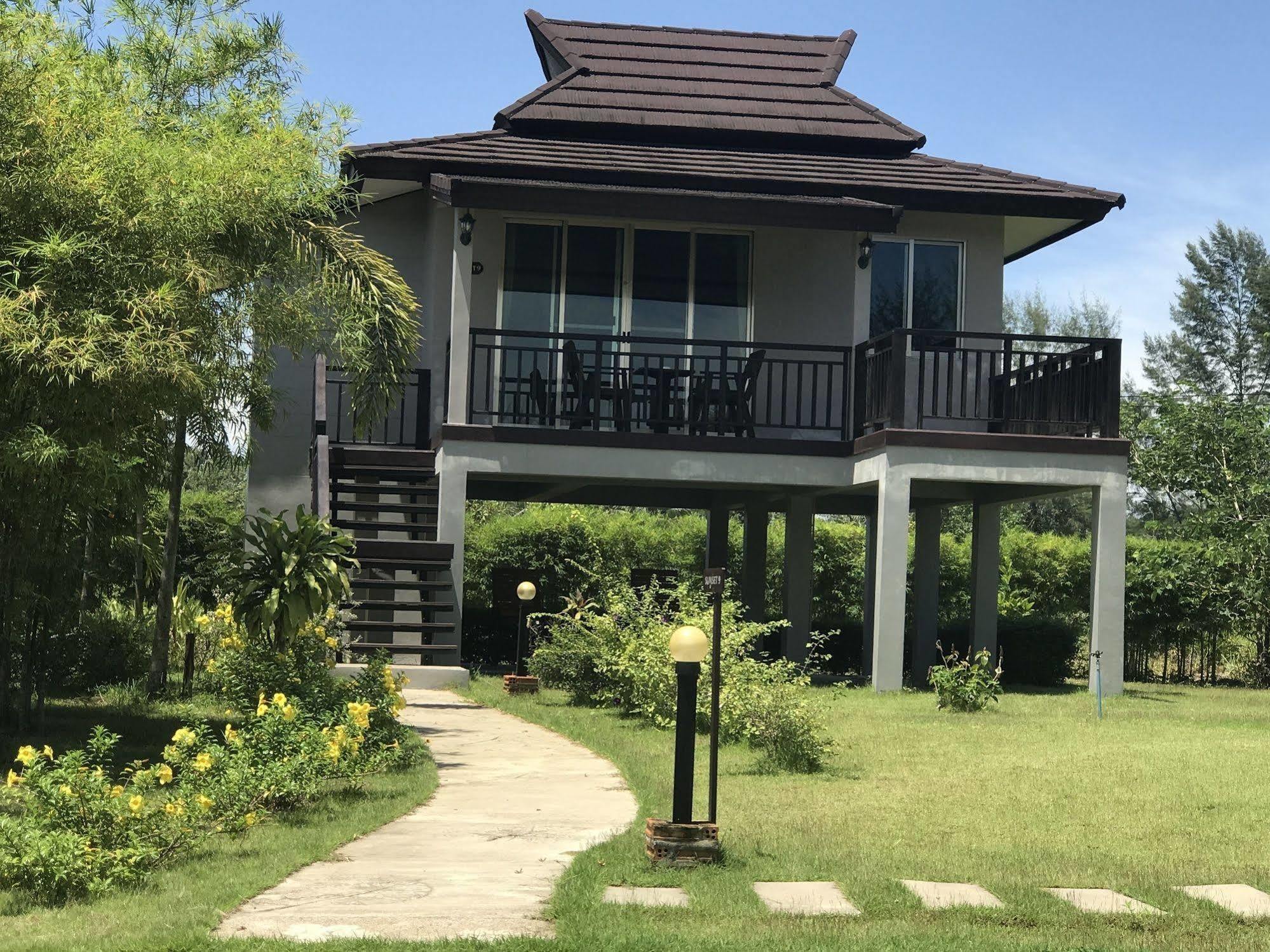 The Hip Resort @ Khao Lak Bang Sak Exterior photo