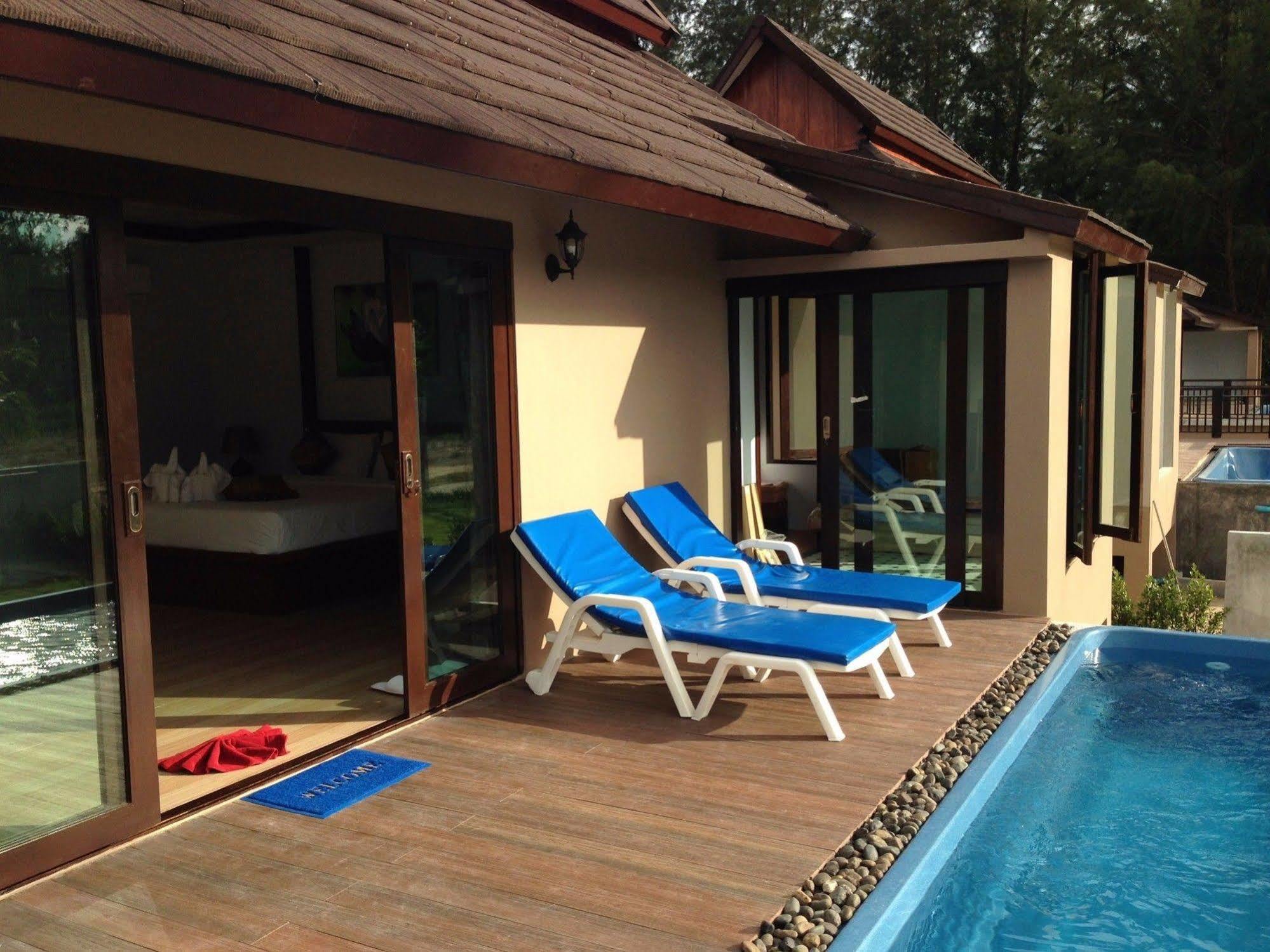 The Hip Resort @ Khao Lak Bang Sak Exterior photo
