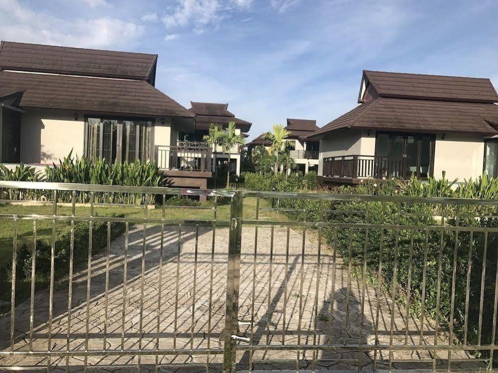 The Hip Resort @ Khao Lak Bang Sak Exterior photo